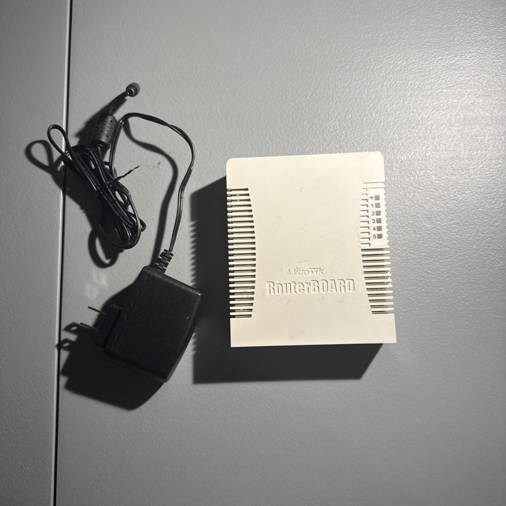 MikroTik RouterBOARD RB951Ui-2HnD SOHO 5-Port Wireless AP Router w/ Power Cable
